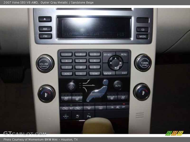 Controls of 2007 S80 V8 AWD