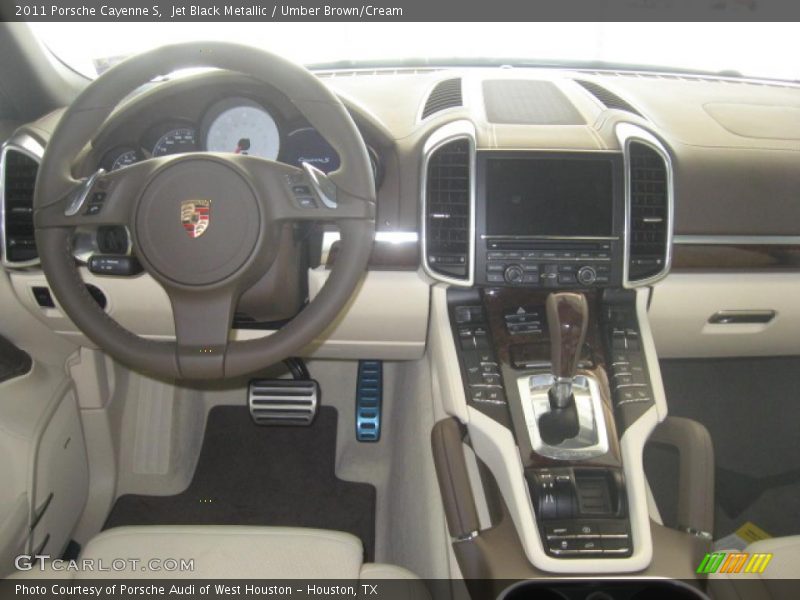 Dashboard of 2011 Cayenne S