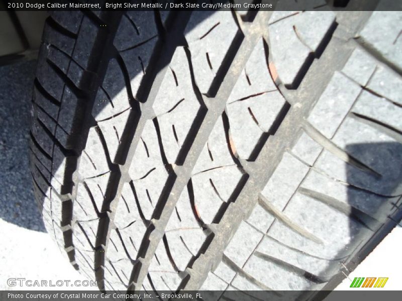 Bright Silver Metallic / Dark Slate Gray/Medium Graystone 2010 Dodge Caliber Mainstreet