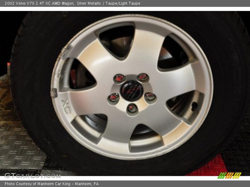 Silver Metallic / Taupe/Light Taupe 2002 Volvo V70 2.4T XC AWD Wagon