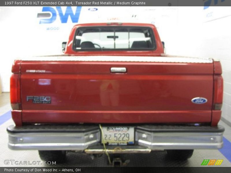 Toreador Red Metallic / Medium Graphite 1997 Ford F250 XLT Extended Cab 4x4
