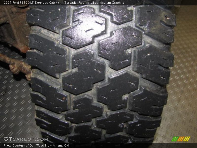 Toreador Red Metallic / Medium Graphite 1997 Ford F250 XLT Extended Cab 4x4