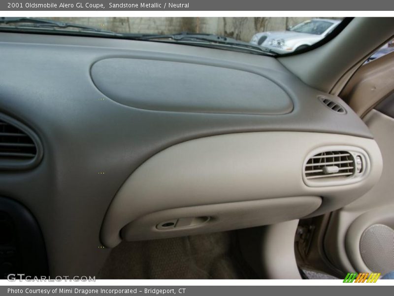 Sandstone Metallic / Neutral 2001 Oldsmobile Alero GL Coupe