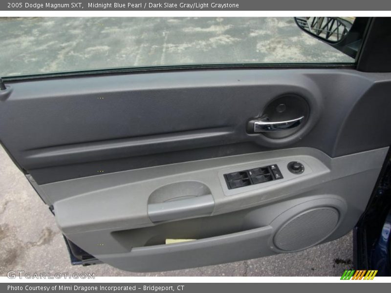 Midnight Blue Pearl / Dark Slate Gray/Light Graystone 2005 Dodge Magnum SXT