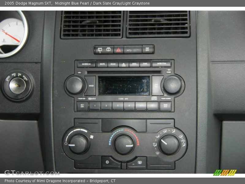 Controls of 2005 Magnum SXT