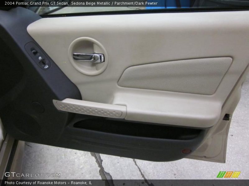 Sedona Beige Metallic / Parchment/Dark Pewter 2004 Pontiac Grand Prix GT Sedan
