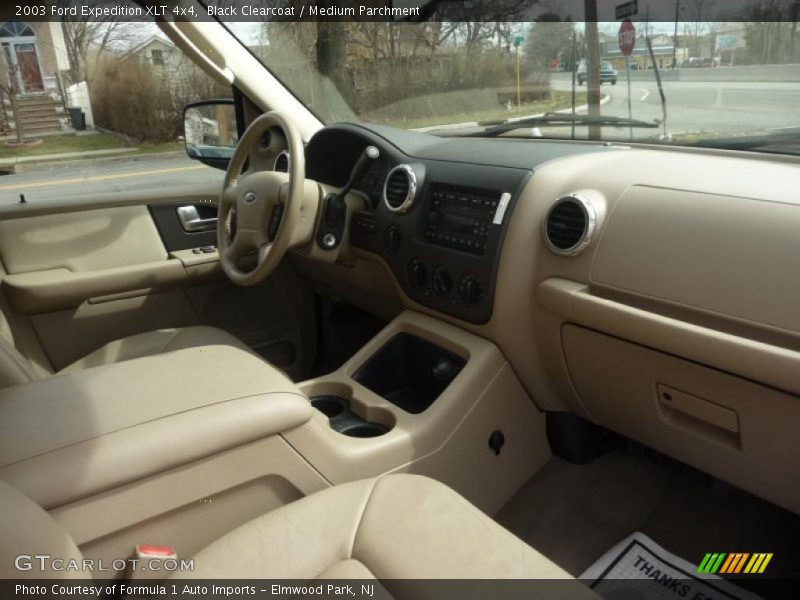 Dashboard of 2003 Expedition XLT 4x4