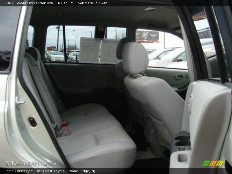 Millenium Silver Metallic / Ash 2004 Toyota Highlander 4WD