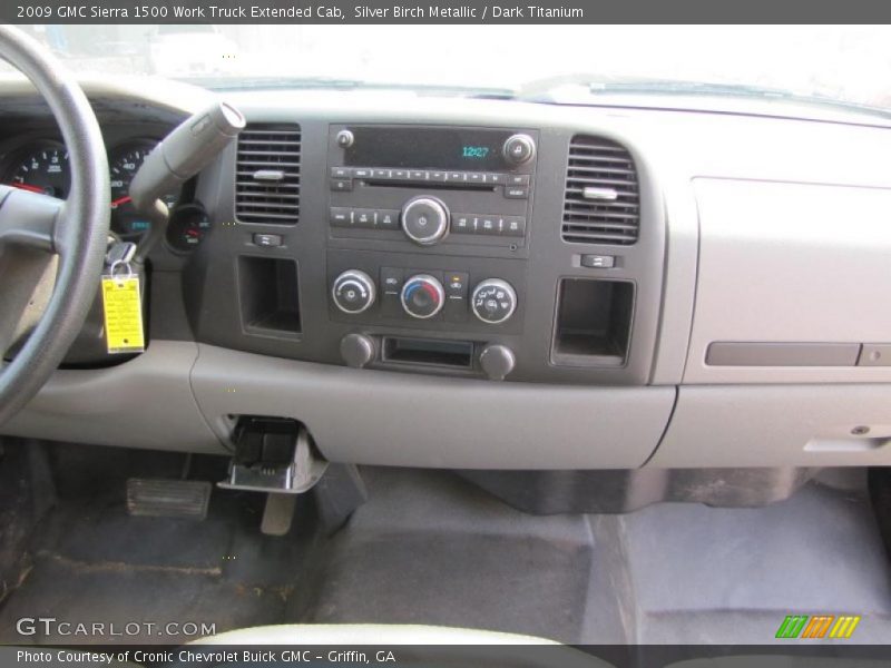 Controls of 2009 Sierra 1500 Work Truck Extended Cab