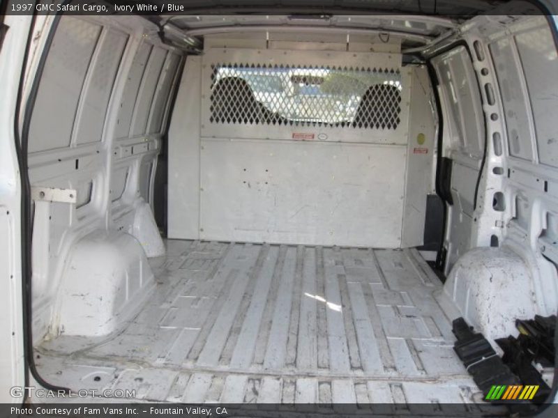  1997 Safari Cargo Trunk