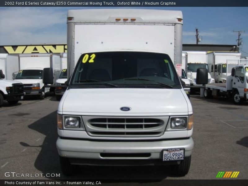 Oxford White / Medium Graphite 2002 Ford E Series Cutaway E350 Commercial Moving Truck