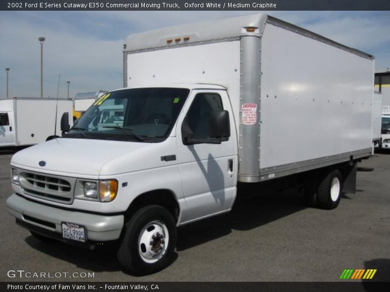 Front 3/4 View of 2002 E Series Cutaway E350 Commercial Moving Truck