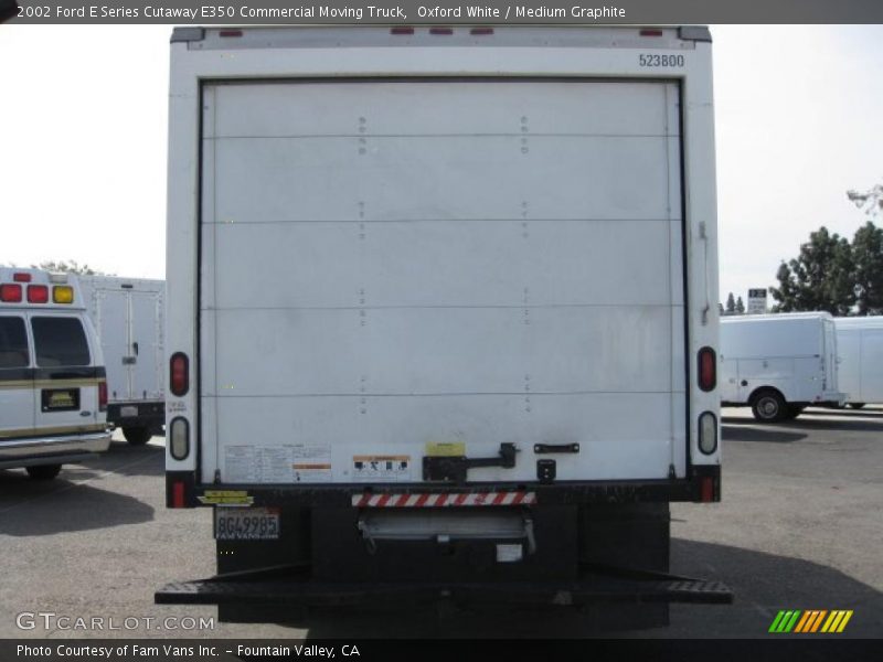 Oxford White / Medium Graphite 2002 Ford E Series Cutaway E350 Commercial Moving Truck
