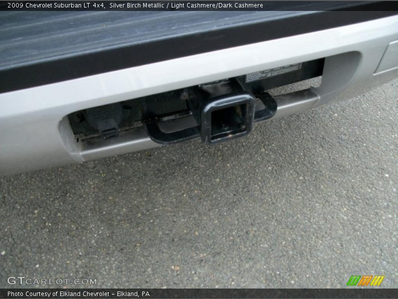 Silver Birch Metallic / Light Cashmere/Dark Cashmere 2009 Chevrolet Suburban LT 4x4