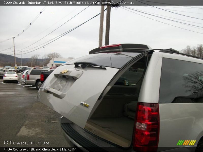 Silver Birch Metallic / Light Cashmere/Dark Cashmere 2009 Chevrolet Suburban LT 4x4