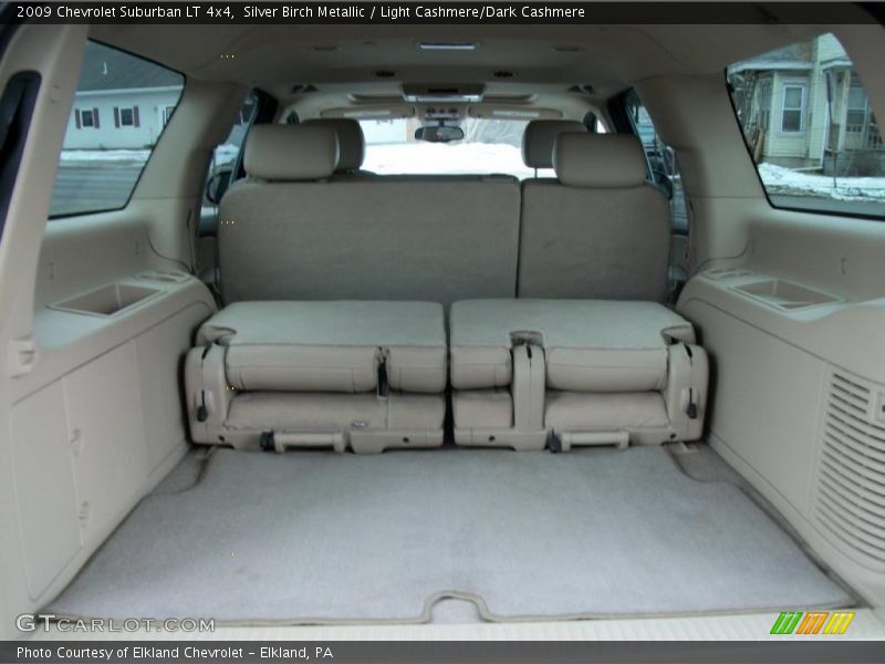 Silver Birch Metallic / Light Cashmere/Dark Cashmere 2009 Chevrolet Suburban LT 4x4