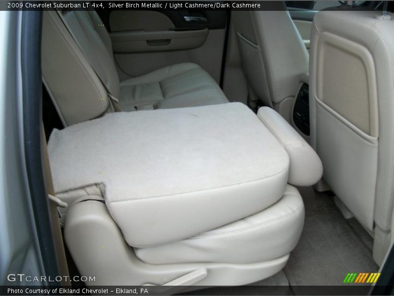 Silver Birch Metallic / Light Cashmere/Dark Cashmere 2009 Chevrolet Suburban LT 4x4