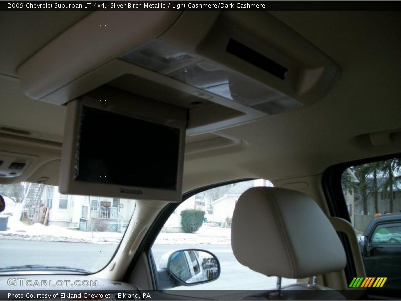 Silver Birch Metallic / Light Cashmere/Dark Cashmere 2009 Chevrolet Suburban LT 4x4