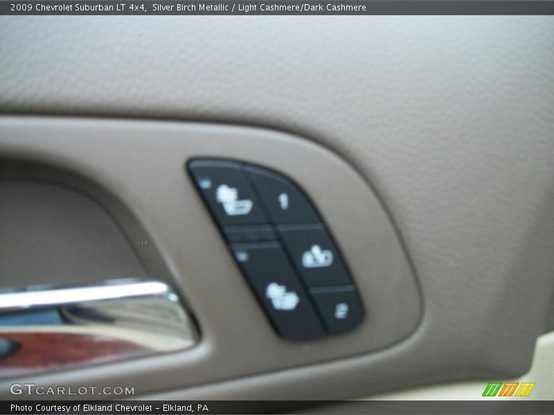 Silver Birch Metallic / Light Cashmere/Dark Cashmere 2009 Chevrolet Suburban LT 4x4