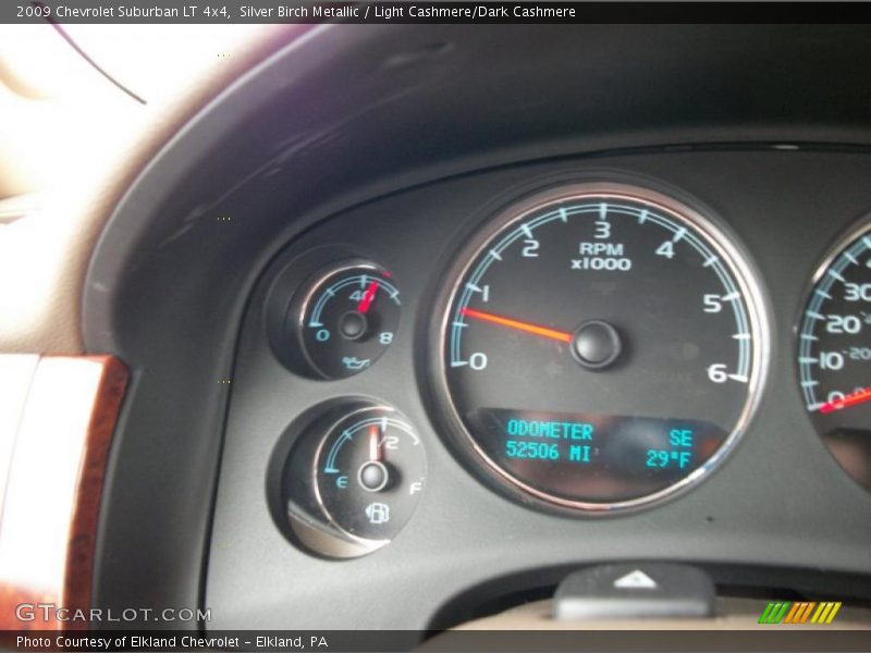 Silver Birch Metallic / Light Cashmere/Dark Cashmere 2009 Chevrolet Suburban LT 4x4