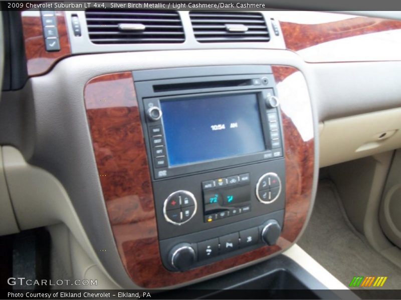Silver Birch Metallic / Light Cashmere/Dark Cashmere 2009 Chevrolet Suburban LT 4x4