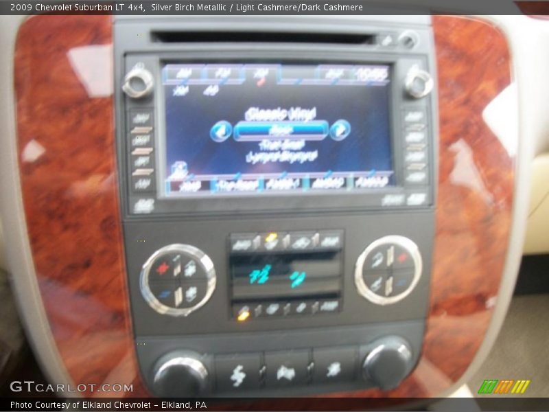 Silver Birch Metallic / Light Cashmere/Dark Cashmere 2009 Chevrolet Suburban LT 4x4