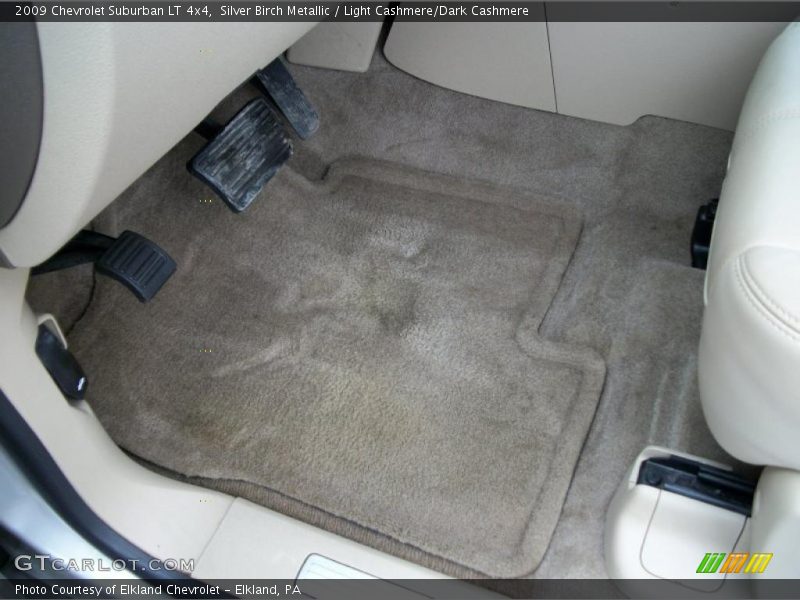 Silver Birch Metallic / Light Cashmere/Dark Cashmere 2009 Chevrolet Suburban LT 4x4