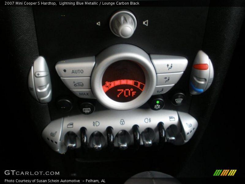 Controls of 2007 Cooper S Hardtop