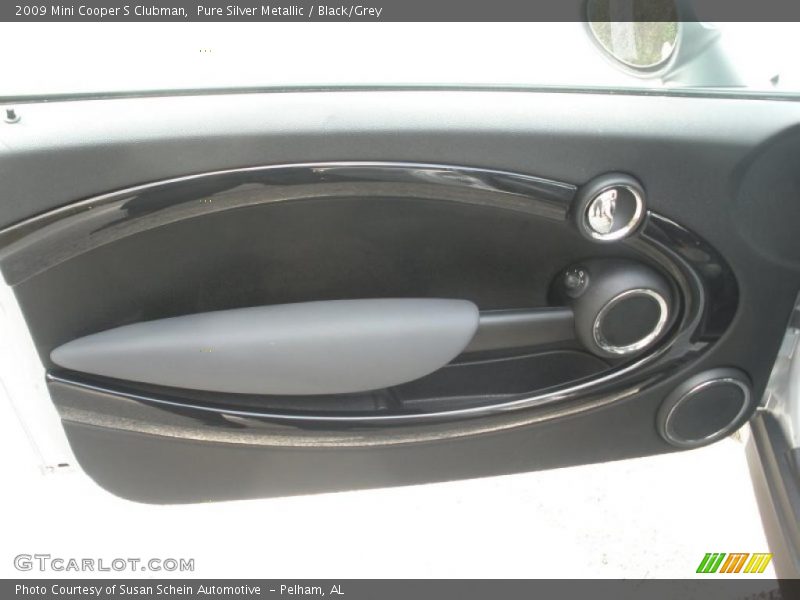 Door Panel of 2009 Cooper S Clubman