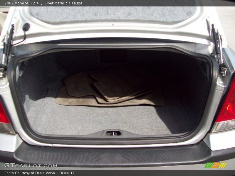 Silver Metallic / Taupe 2002 Volvo S60 2.4T