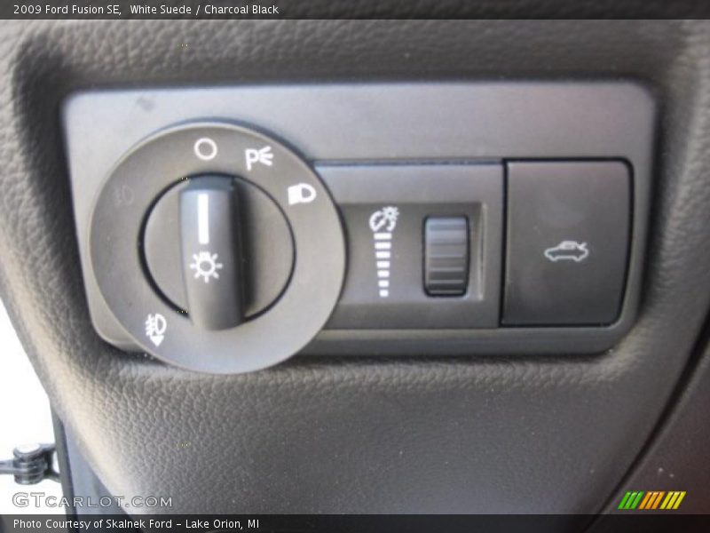 White Suede / Charcoal Black 2009 Ford Fusion SE