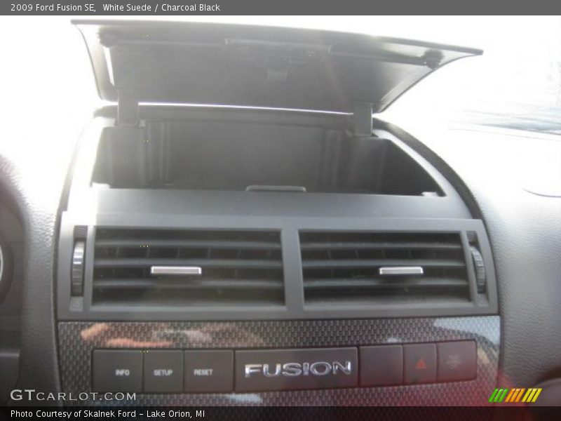 White Suede / Charcoal Black 2009 Ford Fusion SE