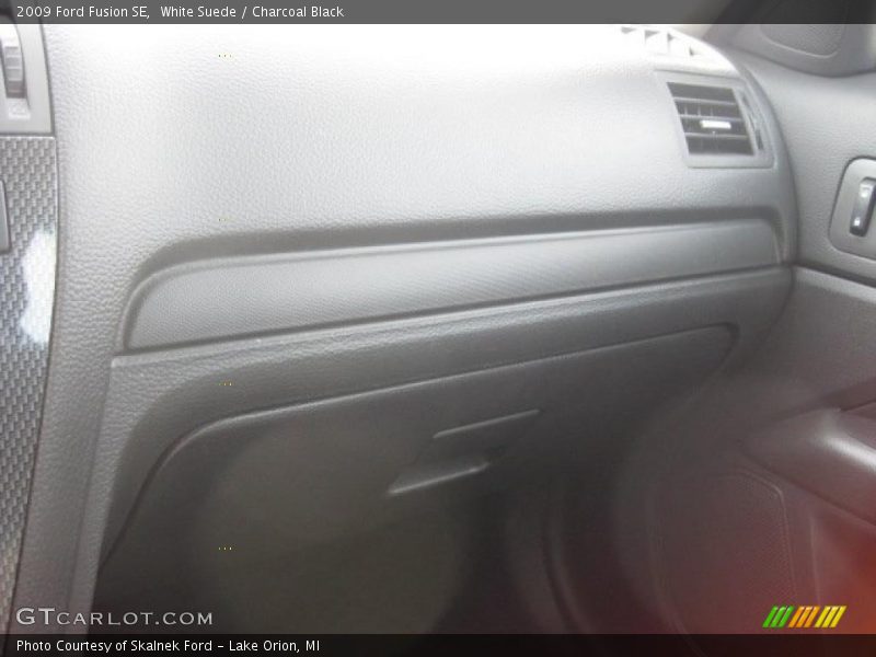White Suede / Charcoal Black 2009 Ford Fusion SE
