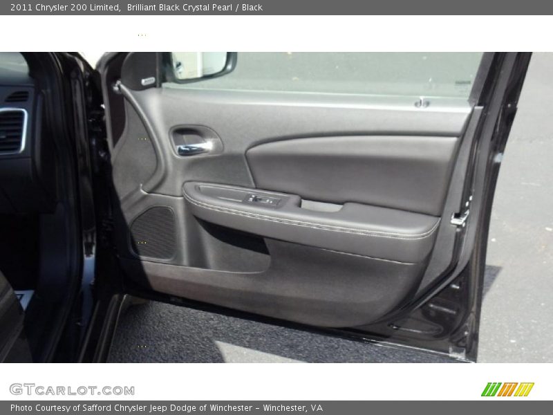 Brilliant Black Crystal Pearl / Black 2011 Chrysler 200 Limited