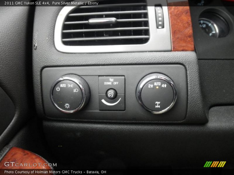 Controls of 2011 Yukon SLE 4x4