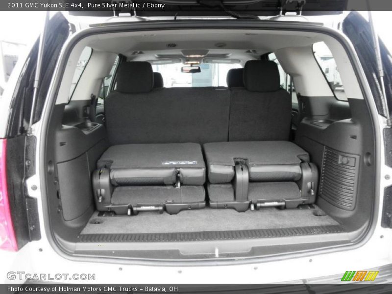  2011 Yukon SLE 4x4 Trunk