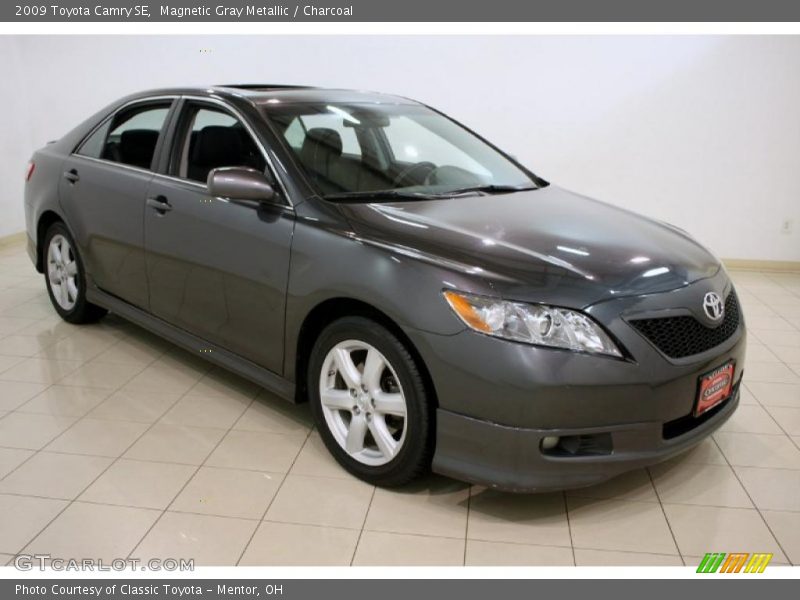 Magnetic Gray Metallic / Charcoal 2009 Toyota Camry SE