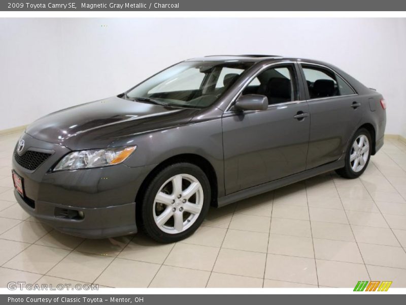 Magnetic Gray Metallic / Charcoal 2009 Toyota Camry SE