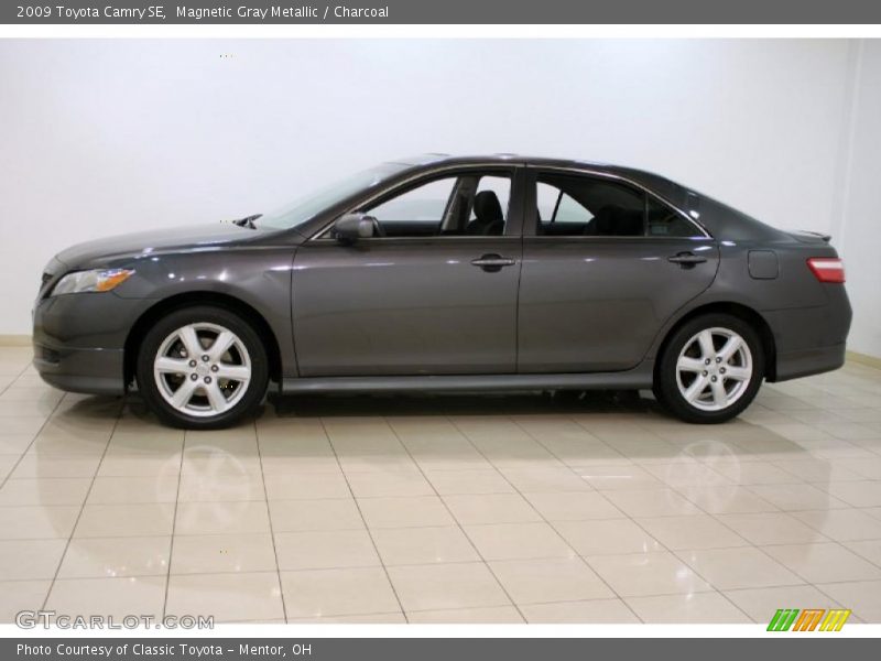Magnetic Gray Metallic / Charcoal 2009 Toyota Camry SE
