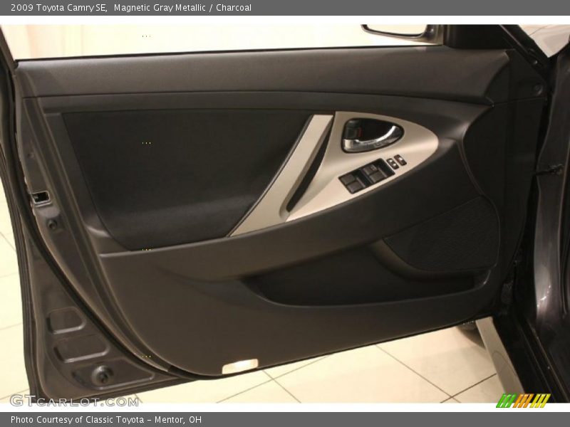 Magnetic Gray Metallic / Charcoal 2009 Toyota Camry SE