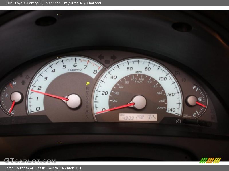 Magnetic Gray Metallic / Charcoal 2009 Toyota Camry SE