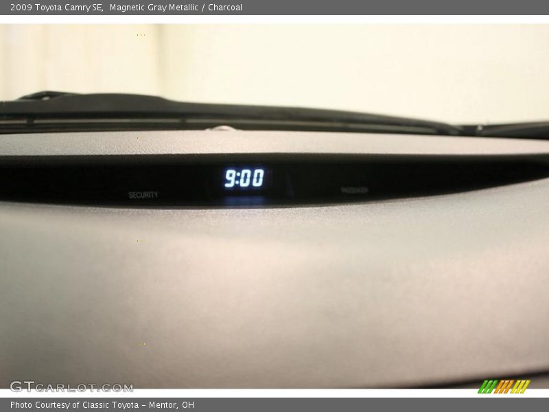 Magnetic Gray Metallic / Charcoal 2009 Toyota Camry SE