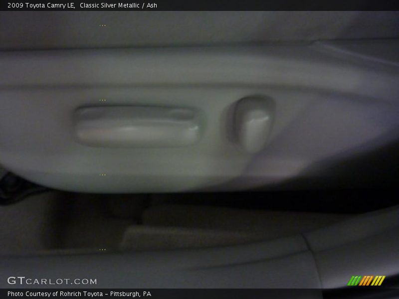 Classic Silver Metallic / Ash 2009 Toyota Camry LE