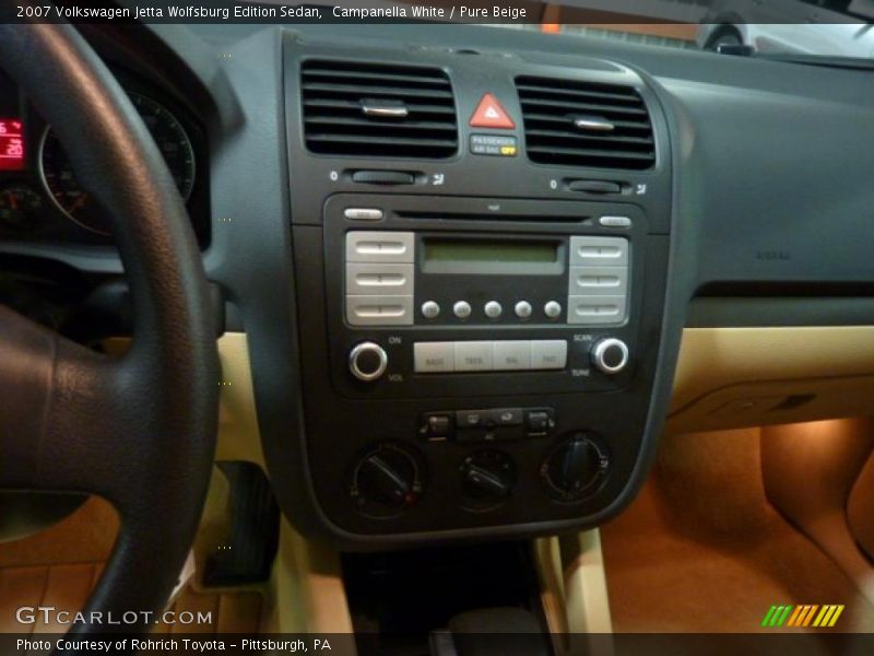 Campanella White / Pure Beige 2007 Volkswagen Jetta Wolfsburg Edition Sedan