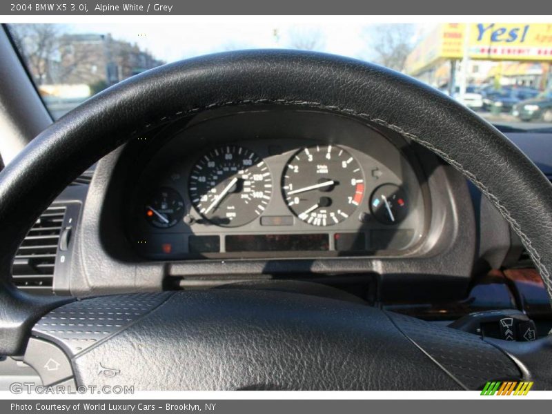 Alpine White / Grey 2004 BMW X5 3.0i