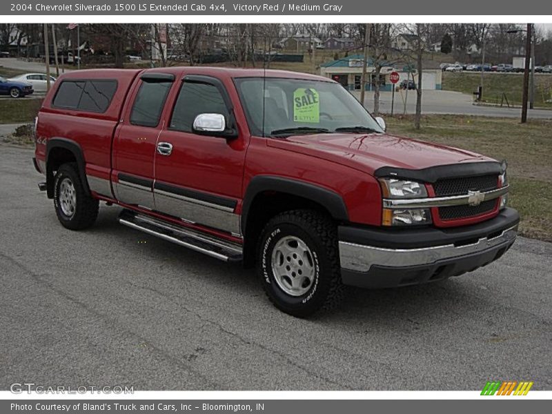 Victory Red / Medium Gray 2004 Chevrolet Silverado 1500 LS Extended Cab 4x4