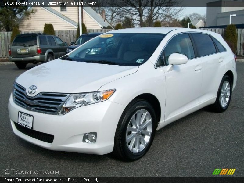 Front 3/4 View of 2010 Venza I4