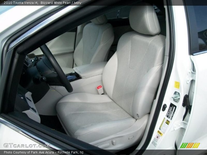 Blizzard White Pearl / Ivory 2010 Toyota Venza I4