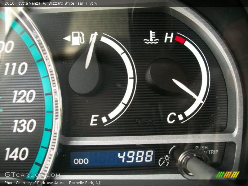 Blizzard White Pearl / Ivory 2010 Toyota Venza I4