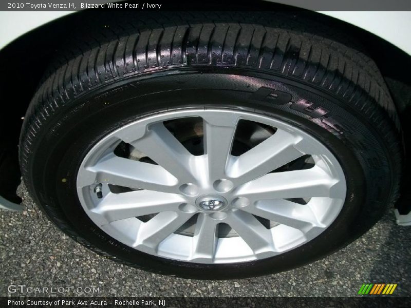 Blizzard White Pearl / Ivory 2010 Toyota Venza I4